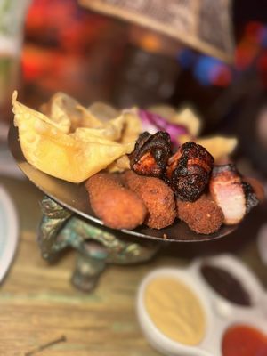 MAI-KAI Restaurant and Polynesian Show by null