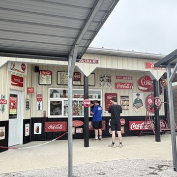 Two Farmers - Burgers Near Me - Mount Carmel, Illinois Two Farmers - Burgers Near Me - Mount Carmel, Illinois