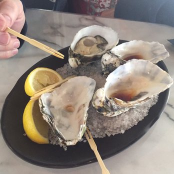 Reef Seafood + Sushi - Sushi Bars Near Me - Newstead, QLD