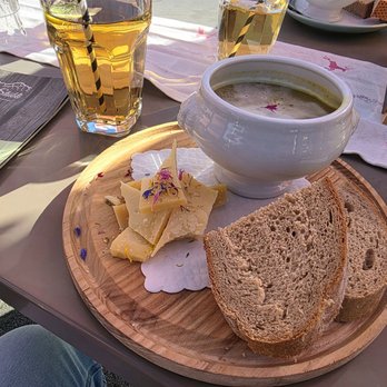 Restaurant Sulwald-Stübli - Soup of the Day with Sulwald Mountain Cheese - Hotels & Travel Near Me - Isenfluh, BE Restaurant Sulwald-Stübli - Soup of the Day with Sulwald Mountain Cheese - Hotels & Travel Near Me - Isenfluh, BE