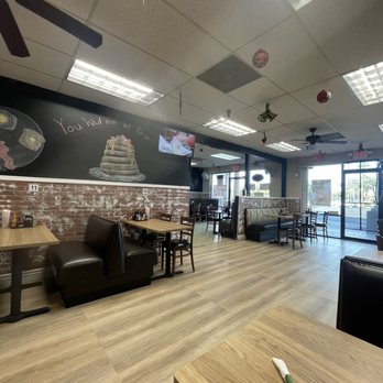 Sweet Desert Cafe - Dining area - Cafes Near Me - Tempe, Arizona