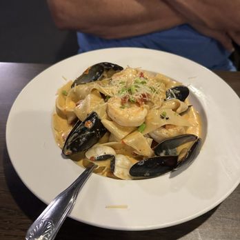 Spiro's Restaurant - Seafood pasta - Greek Near Me - Saint Charles, Missouri