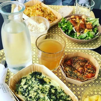 Chez Margotte - Délicieux gratins, salades, quiche au saumon et riz au lait - Salad Near Me - Lyon, 69
