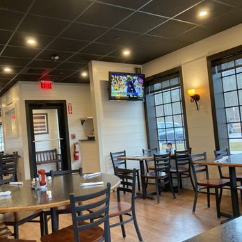 Bickfords Family Restaurant - Inside Restaurant - American Near Me - Burlington, Massachusetts