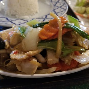 Sawasdee Thai Restaurant - Ginger Lovers Chicken - Thai Near Me - Sparks, Nevada