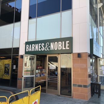 Barnes & Noble - Bookstores Near Me - Burbank, California