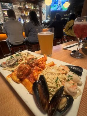 Sutton's Bar by null