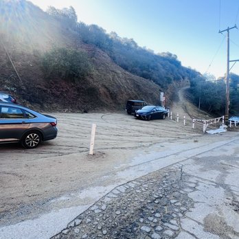 Sunset Ranch Hollywood Stables - Parking area before you reach ranch - Horseback Riding Near Me - Los Angeles, California Sunset Ranch Hollywood Stables - Parking area before you reach ranch - Horseback Riding Near Me - Los Angeles, California