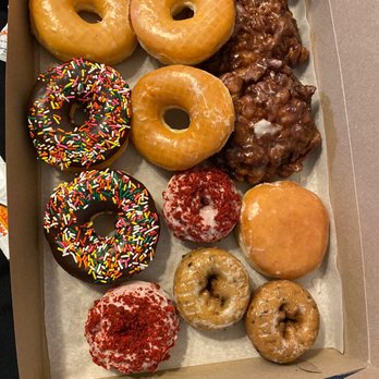 Meadowview Donuts - a box of assorted donuts - Donuts Near Me - Sacramento, California Meadowview Donuts - a box of assorted donuts - Donuts Near Me - Sacramento, California