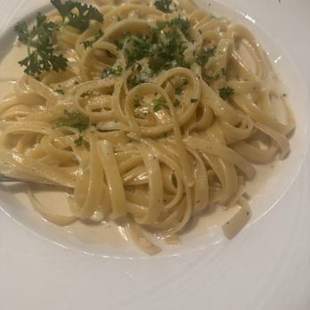 Frankie Johnnie & Luigi Too - Fettuccine Alfredo - Italian Near Me - Dublin, California Frankie Johnnie & Luigi Too - Fettuccine Alfredo - Italian Near Me - Dublin, California