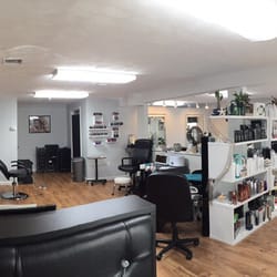Studio Moxie - Pano view of the salon