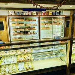 Sontheimer's Country Bakery - Display cases of baked goods