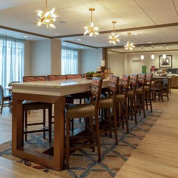 Hampton Inn Bourbonnais Kankakee - Breakfast Area - Hotels Near Me - Bourbonnais, Illinois