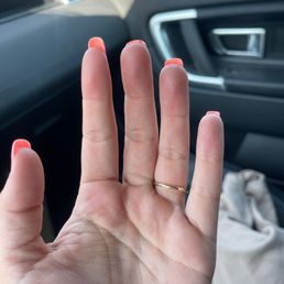 Uneven nails Uneven nails