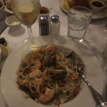 Moss Beach Distillery - Seafood Near Me - Moss Beach, California
