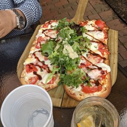 Caprese flatbread
