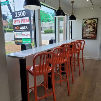 Ehlers - Sunny seating - Ice Cream & Frozen Yogurt Near Me - Louisville, Kentucky Ehlers - Sunny seating - Ice Cream & Frozen Yogurt Near Me - Louisville, Kentucky