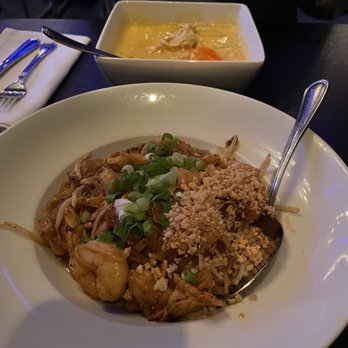 Thai Talay - Pad Thai and yellow chicken curry - Thai Near Me - Westchester, California Thai Talay - Pad Thai and yellow chicken curry - Thai Near Me - Westchester, California