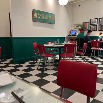 Chinatown BBQ - Decor - Barbeque Near Me - Vancouver, British Columbia