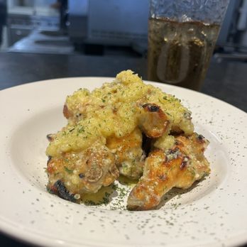 Vincitori Apizza - Garlic Parmesan wings - Pizza Near Me - Niantic, Connecticut