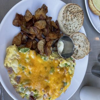 SweetDiner - Denver Omelette - Diners Near Me - Milwaukee, Wisconsin
