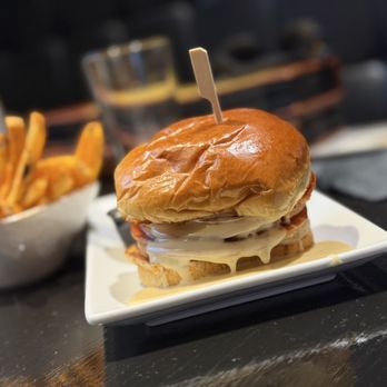 Sidebar At Whiskey Row - Alternate Juror - New American Near Me - Louisville, Kentucky