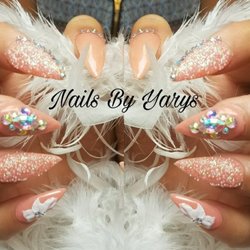 Yarys and D's Nail Shop