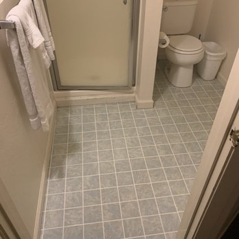 The Long Barn Lodge - Bathroom - Hotels Near Me - Long Barn, California The Long Barn Lodge - Bathroom - Hotels Near Me - Long Barn, California