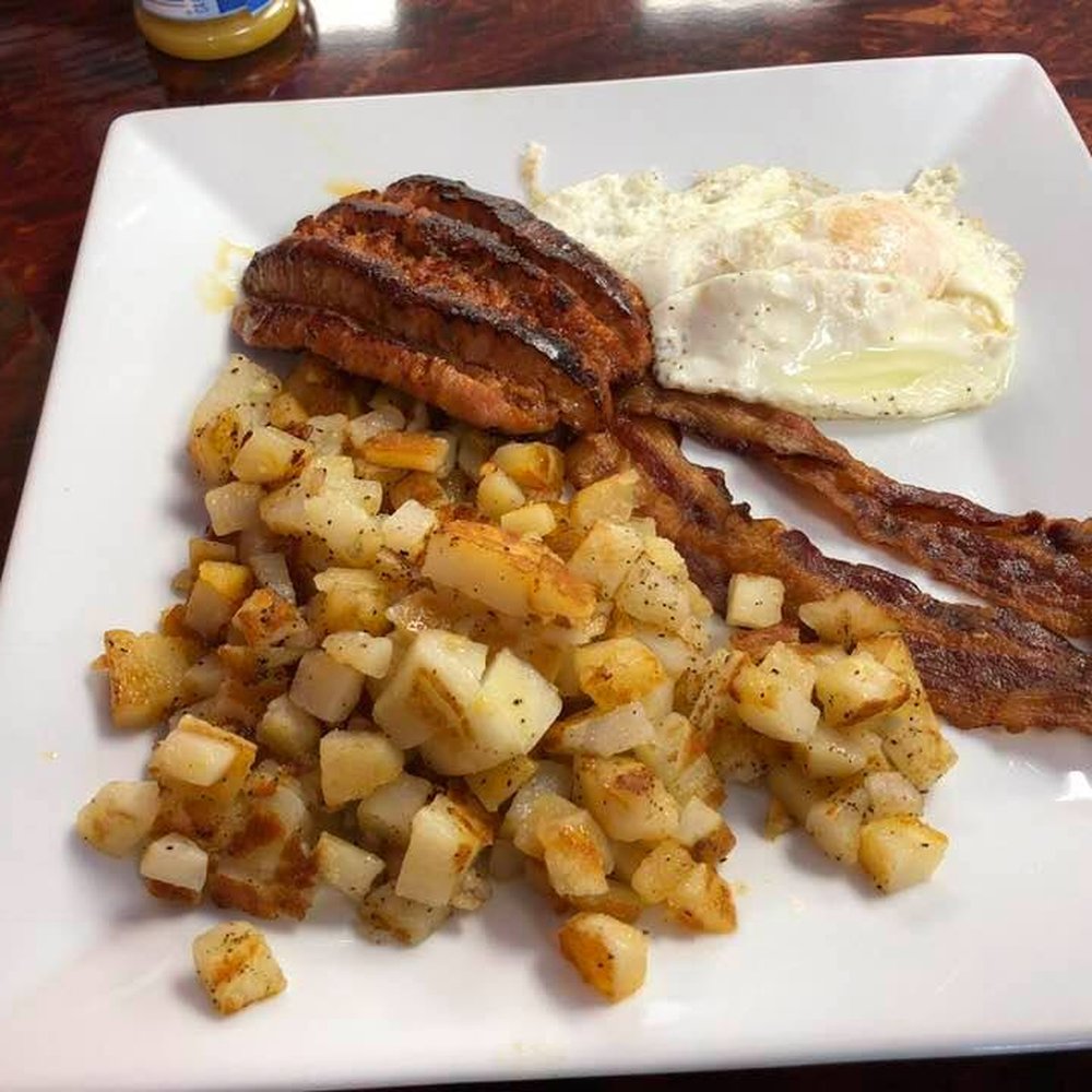 Main Street Cafe Sample, toast is ordered separately. Very, very good!