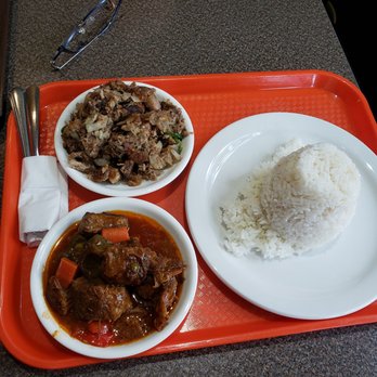 Plato Filipino - Pork sisig and beef caldereta - Filipino Near Me - New Westminster, British Columbia