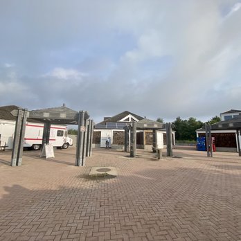Gunnison Beach - Concession area - Beaches Near Me
