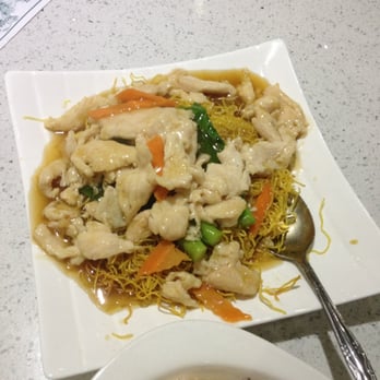 Venus - Chicken chow mein - Cantonese Near Me - Covina, California Venus - Chicken chow mein - Cantonese Near Me - Covina, California