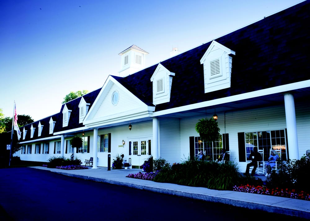 AMERICAN HOUSE FARMINGTON HILLS 24400 Middlebelt Rd, Farmington