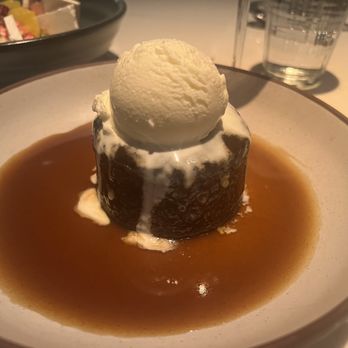 Ramsay's Kitchen - Sticky Toffee Pudding - American Near Me - Boston, Massachusetts Ramsay's Kitchen - Sticky Toffee Pudding - American Near Me - Boston, Massachusetts