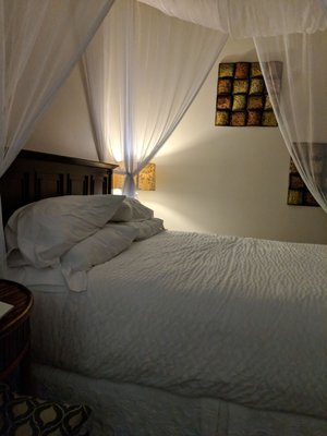 The Guesthouses at Southernmost Beach Resort – Avalon Bed and Breakfast - RECENTLY RESTORED by null