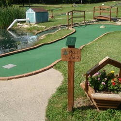Lake Nepessing Golfland - Some holes are straightforward.