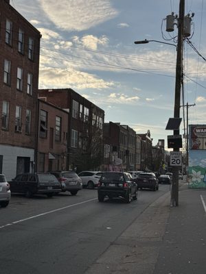 Lulu's On Main by null