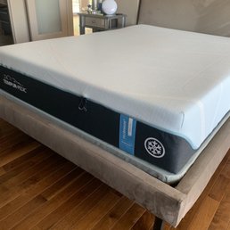 Our new mattress, it's very comfy!