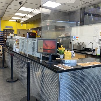 Mini Moe's Burgers - Mini Moe's Burger and Funnel Cakes - customer service counter - Burgers Near Me - Toronto, Ontario Mini Moe's Burgers - Mini Moe's Burger and Funnel Cakes - customer service counter - Burgers Near Me - Toronto, Ontario