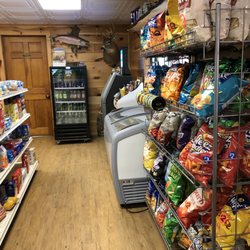 Wells Edge Country Store - Chops and ice cream and an ATM