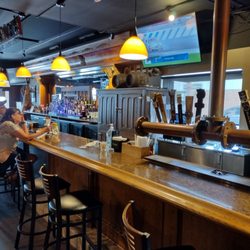 Streetcar Kitchen & Pub - Bar area