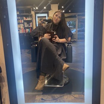 Mia Bella Salon - I love the look of the salon and service of offering a refreshment as you sit down. - Hair Salons Near Me - Eugene, Oregon