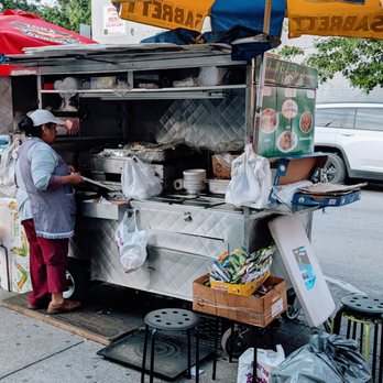 Sabor Ecuatoriano - Outside - Food Stands Near Me - Sunnyside, New York Sabor Ecuatoriano - Outside - Food Stands Near Me - Sunnyside, New York