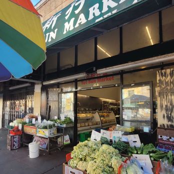 Yet Sun Market - Outside on 8th St. Yet Sun Market #1 (1 of 2 of their grocery stores in Oakland Chinatown) - Farmers Market Near Me - Oakland, California Yet Sun Market - Outside on 8th St. Yet Sun Market #1 (1 of 2 of their grocery stores in Oakland Chinatown) - Farmers Market Near Me - Oakland, California