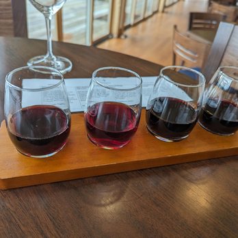 Good Spirit Farm - Red wine flight - Wine Tasting Room Near Me - Round Hill, Virginia Good Spirit Farm - Red wine flight - Wine Tasting Room Near Me - Round Hill, Virginia
