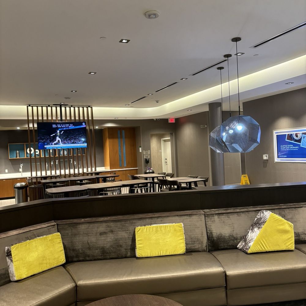 SpringHill Suites by Marriott Newark Fremont - Lobby  (8/2024) - Hotels Near Me - Newark, California
