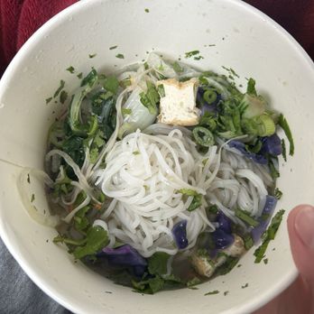 Vui Ve - Broth doesn't cover my noodles, I haven't even added the rest of the toppings. - Vietnamese Near Me - Los Angeles, California Vui Ve - Broth doesn't cover my noodles, I haven't even added the rest of the toppings. - Vietnamese Near Me - Los Angeles, California