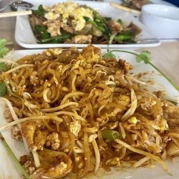 Jumpa Thai - Pad Thai - Thai Near Me - Garden Grove, California Jumpa Thai - Pad Thai - Thai Near Me - Garden Grove, California