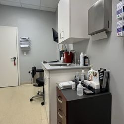 Golden Orthopaedic Knee and Sports Medicine Center