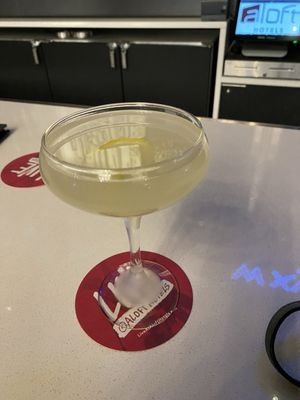 W XYZ Bar by null